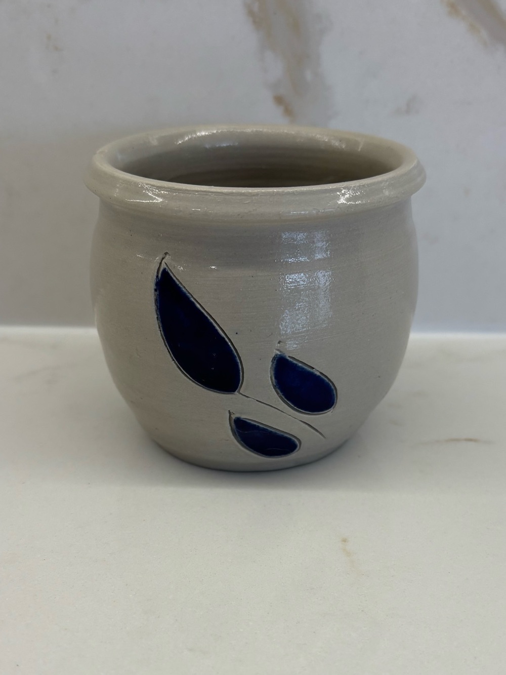 Vintage Williamsburg Pottery Salt-glazed Stoneware Miniature Pot Cobalt Leaf